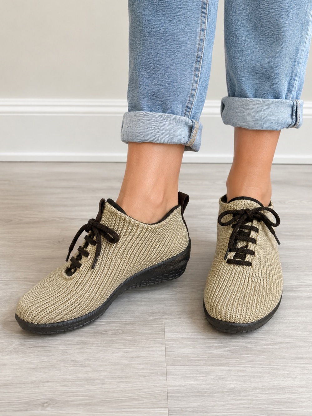 Arcopedico Knit Comfort Walking Shoes Lightweight Lace-Up Sneakers Cream Size 6